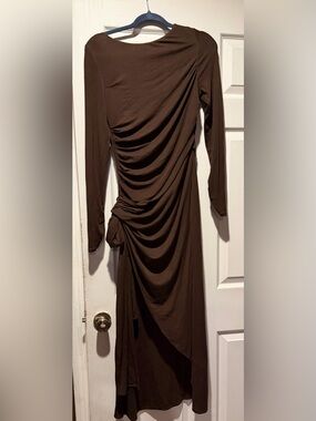 Fabrique size medium brown pleated long sleeve dress NEW with tags  (US 6)